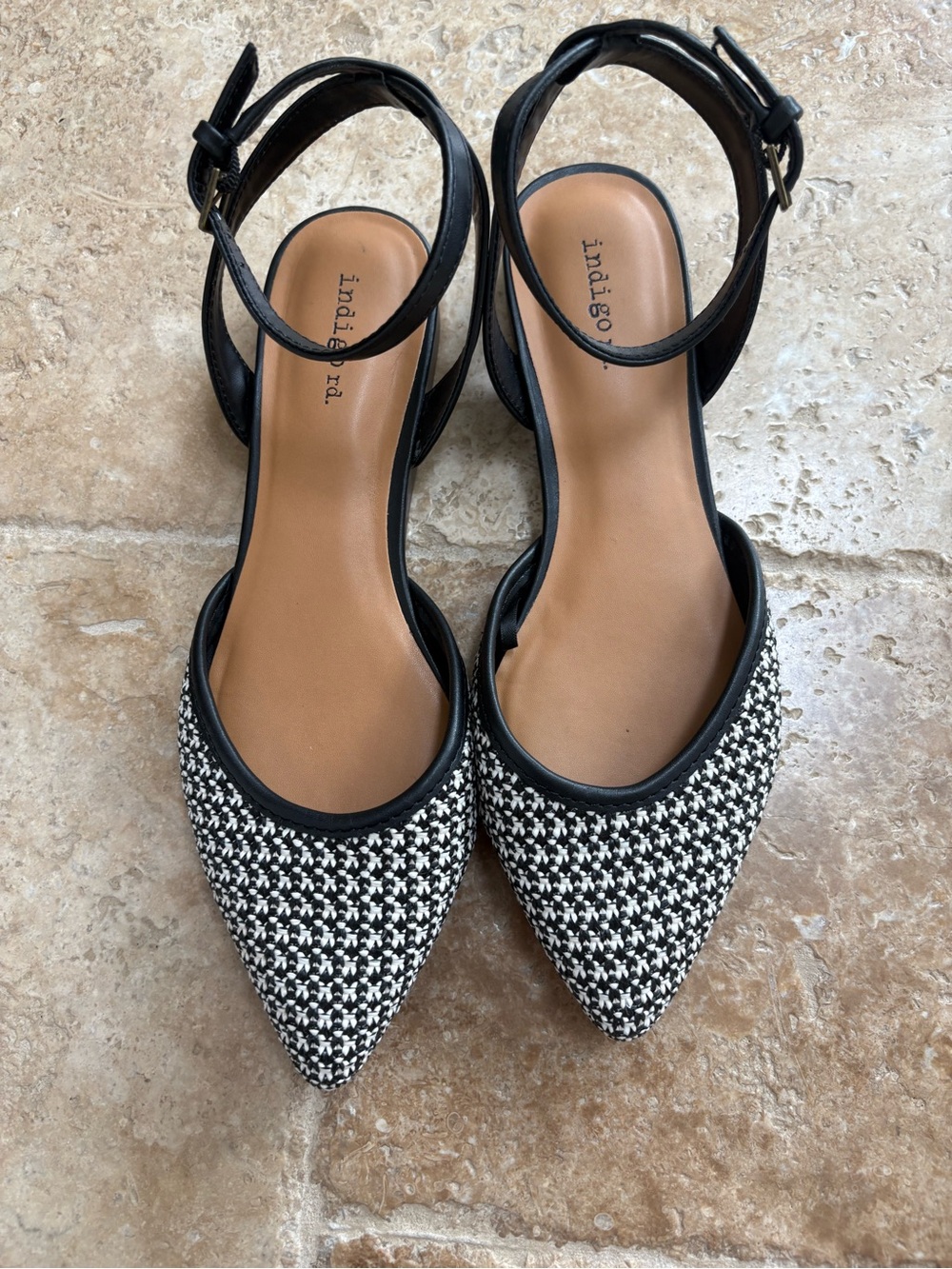 Indigo Rd Black & White Houndstooth Pointed-Toe Ankle-Strap Flats